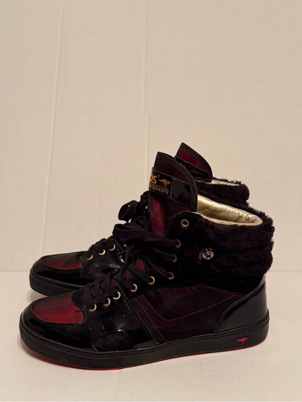 Vintage-inspired KangaROOS Shane*Shawn Men's Black & Burgundy HighTop Sneakers